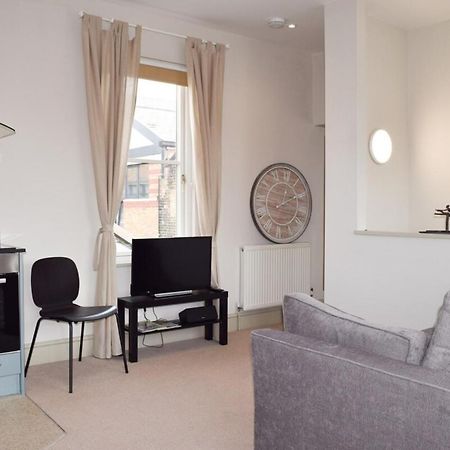 Stylish Light-Filled 1 Bedroom Flat In Hammersmith 伦敦 外观 照片